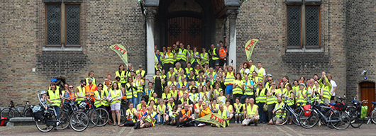 Cyclists at the Binnenhof (Dutch Parliament) in The Hague
