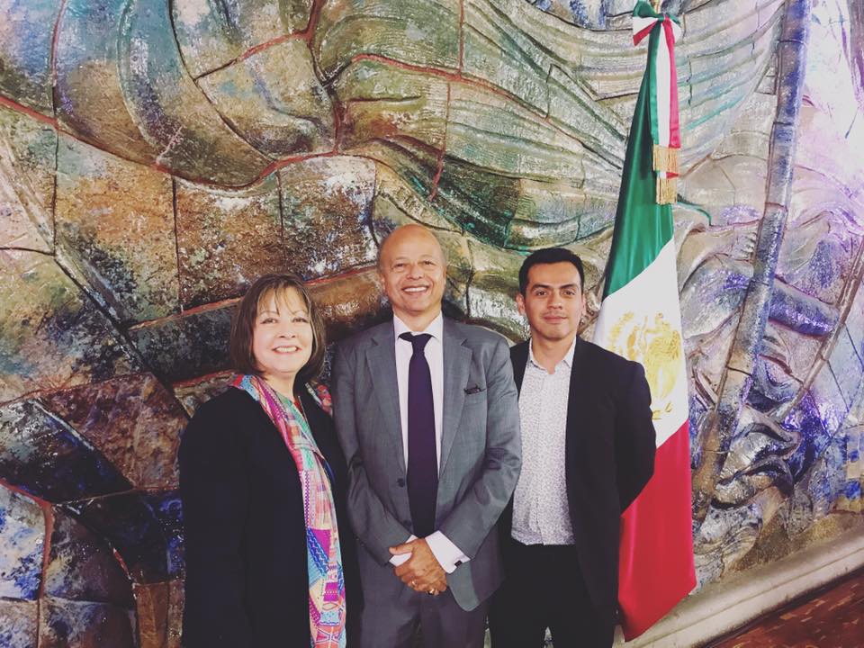 Elsa Ramirez (l) and Jonathan Hernandez-Perez (r) at the UNESCO Global Alliance for Literacy Policy Forum